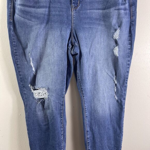 🌟3/$30🌟 Torrid Premium Sky High Rise Skinny Stretch Distressed Jeans 24R - Picture 6 of 15